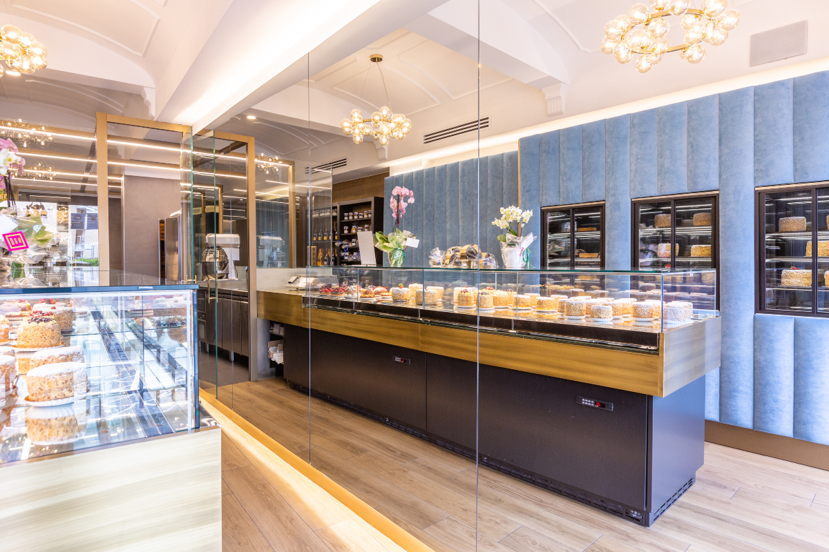 Pasticceria Cavalletti salva esposizione