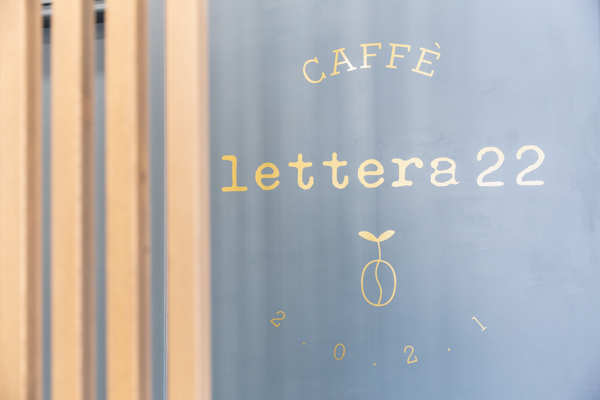 Caffetteria Lettera 22  dettaglio insegna