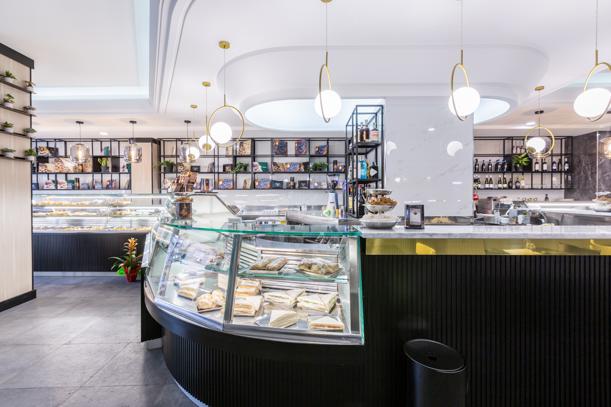 Pasticceria Palumbo dettaglio del bancone con illuminazione