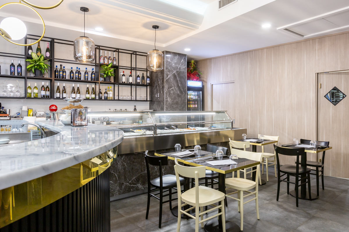 Pasticceria Palumbo sala con tavoli e sedie