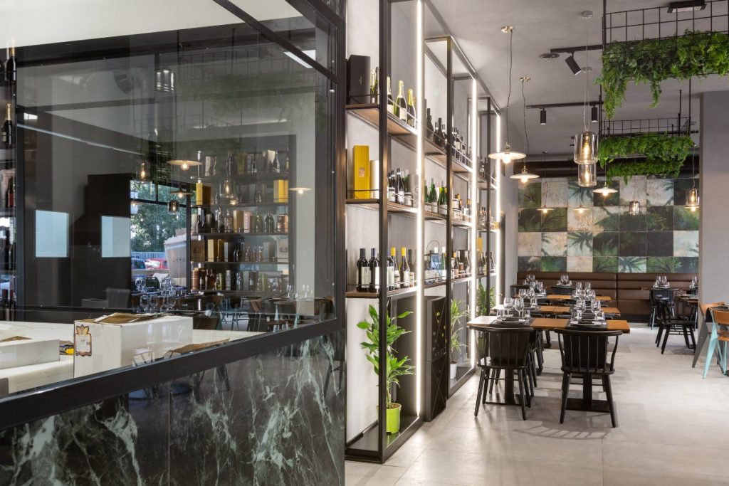 Ristorante Tipo 0 sala con tavoli e sedie