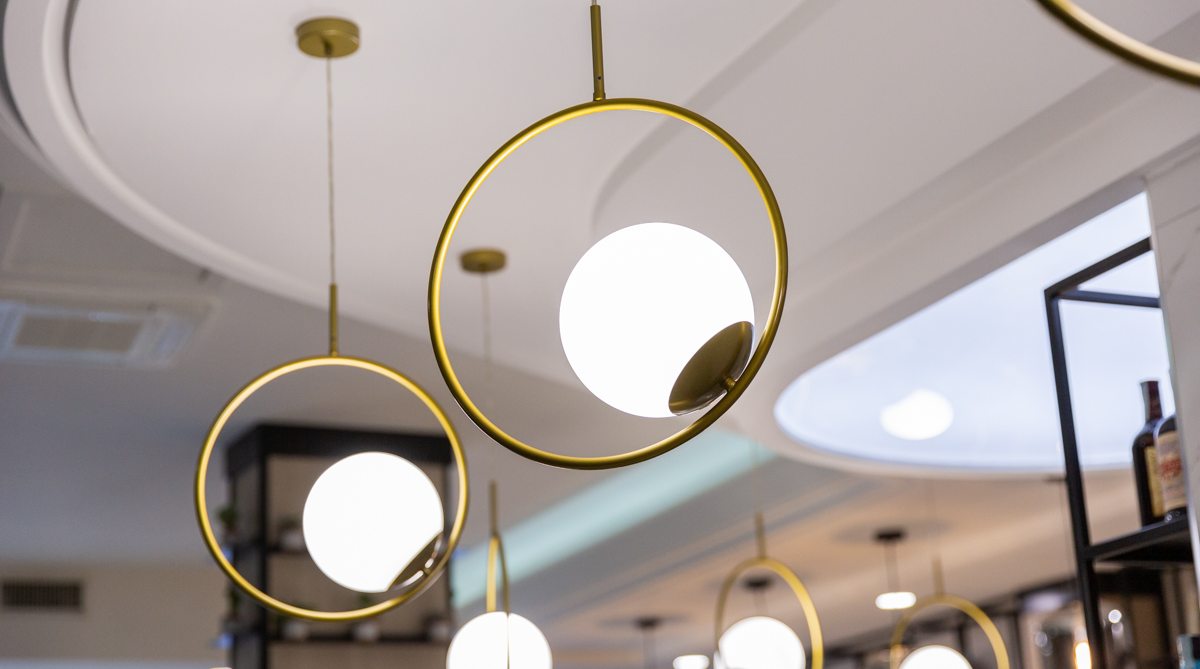 lampade a sospensione per illuminazione bancone bar