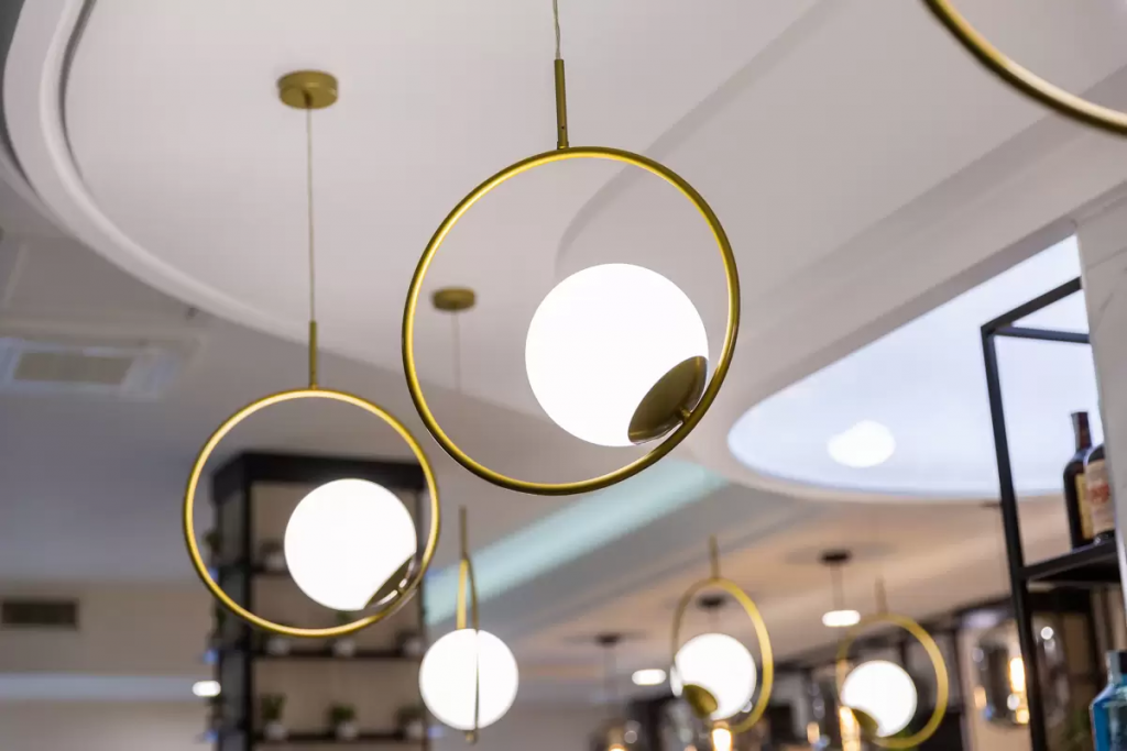 lampadario led oro con lampadine led