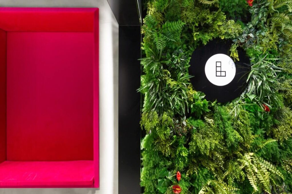 Giardino verticale locale commerciale localiarreda