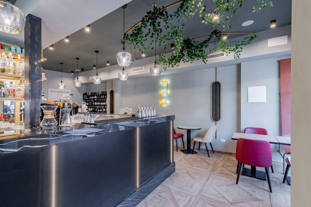 Gordo Bistrot Sala con tavoli e sedie