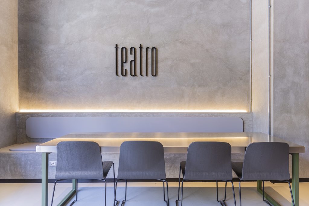 casa manfredi teatro tavolo