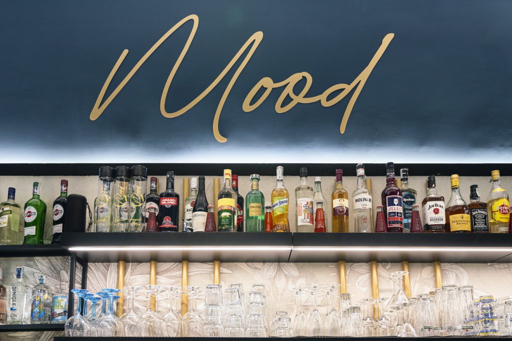Bar Mood Roma Prati - logo e bancone