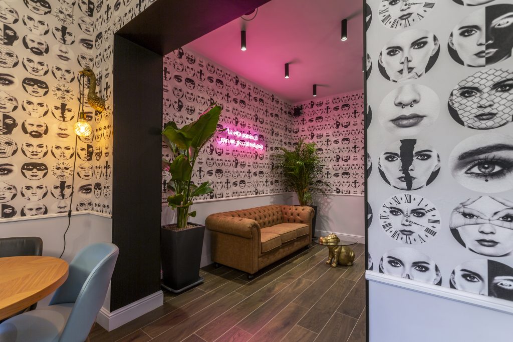 Bar Pasticceria Manis Sala con divano